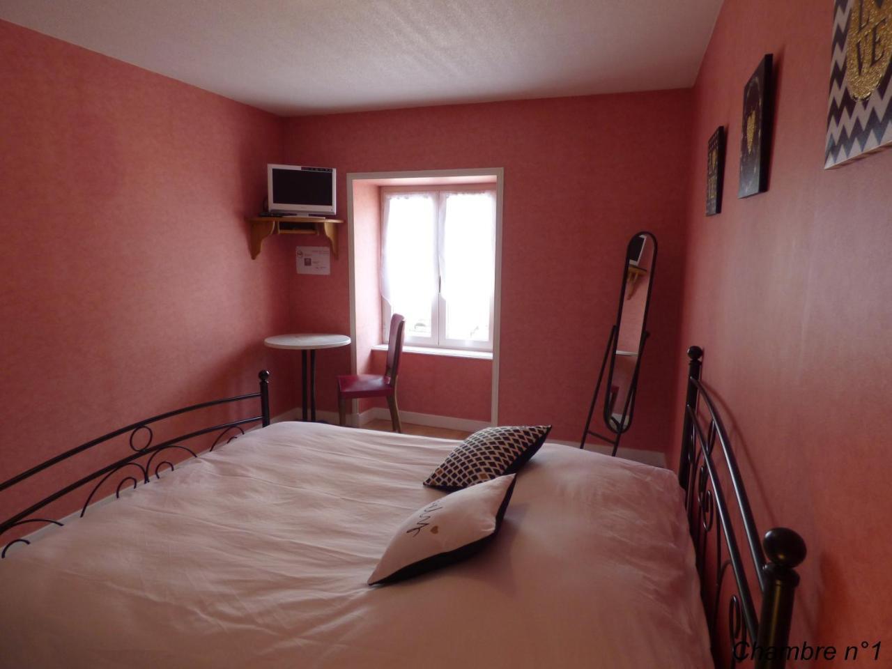 Готель Auberge Des Petits Saint-Igny-de-Vers Екстер'єр фото